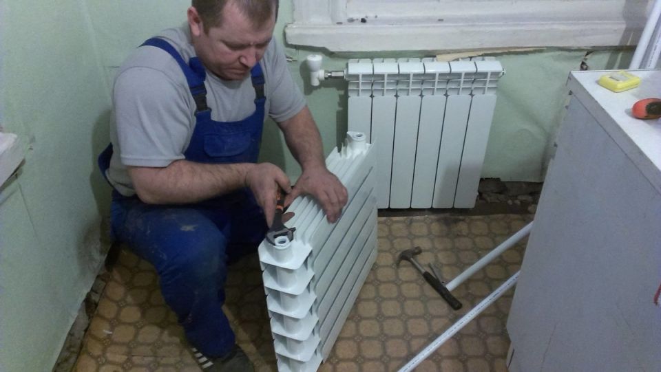 Кто отвечает за ремонт в вашем доме: управляющая компания или жильцы?