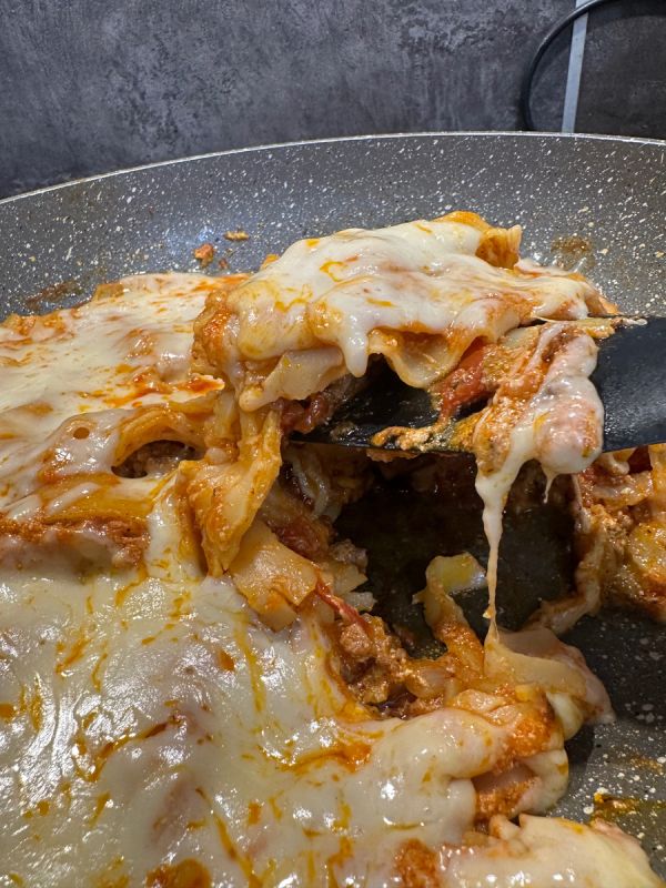 Ленивая лазанья на сковородке: простой способ порадовать себя и близких