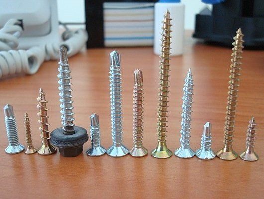 Саморезы: Как выбрать идеальный крепеж для вашего проекта