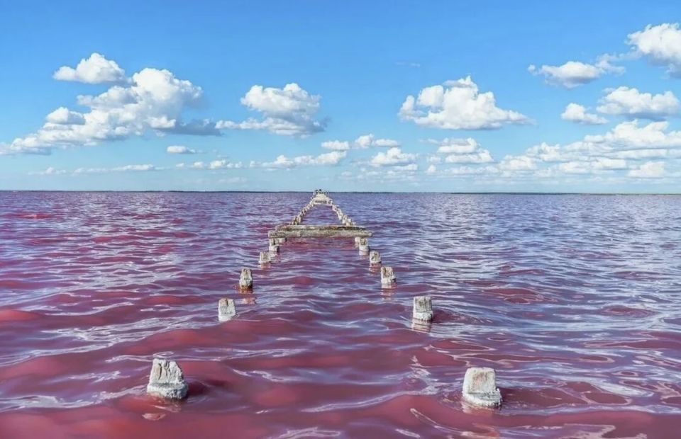 Розовое озеро Сасык-Сиваш в августе: тайны и красоты