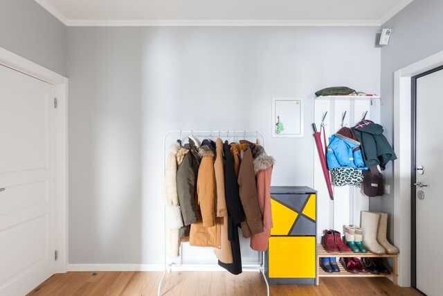 Подготовка к зиме: 6 предметов, которые стоит убрать из прихожей