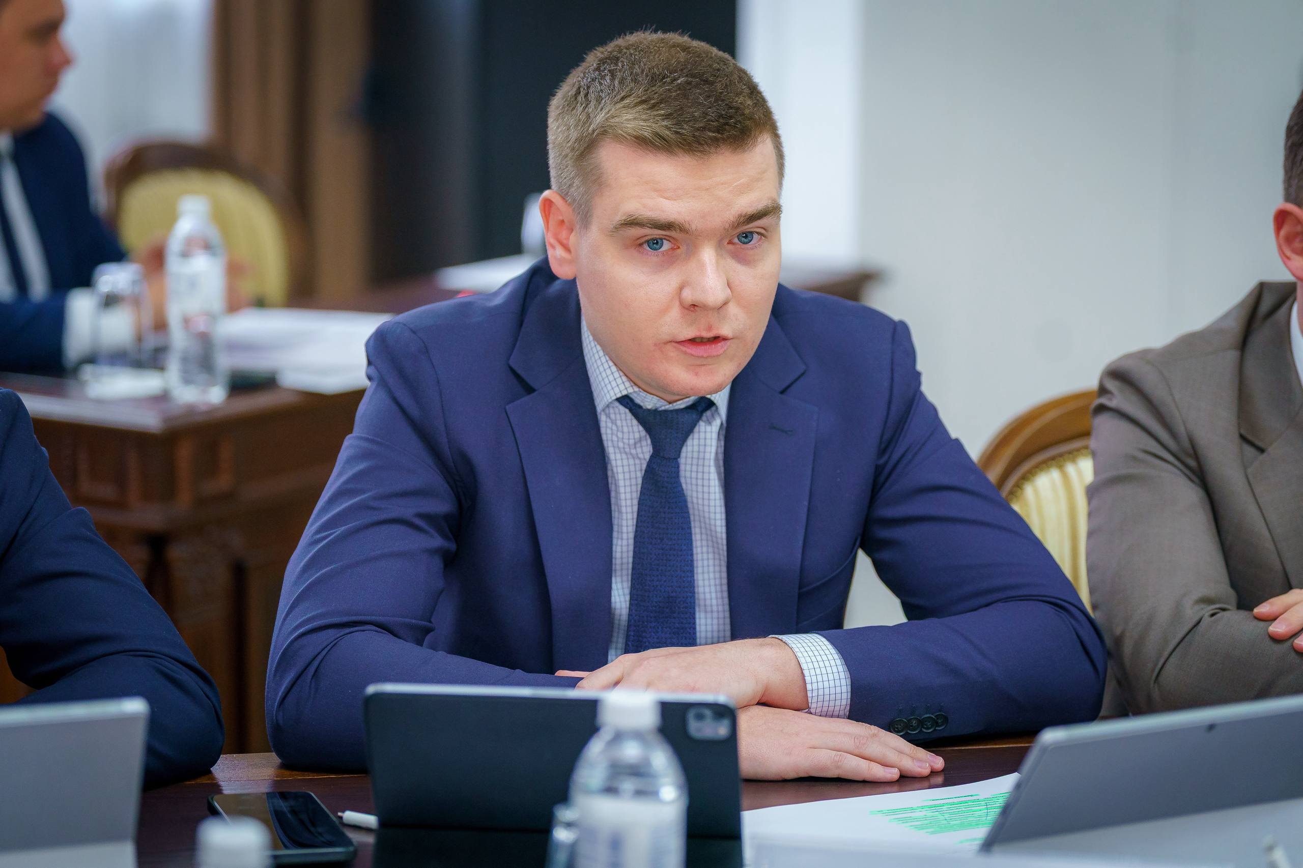 Руслан Кухарук: На заседании Комиссии по предупреждению и ликвидации ЧС и обеспечению пожарной безопасности Югры вместе с главами муниципалитетов и руководителями профильных ведомств обсудили вопросы готовности автономного... Руслан Кухарук: На заседании Комиссии по предупреждению и ликвидации ЧС и обеспечению пожарной безопасности Югры вместе с главами муниципалитетов и руководителями профильных ведомств обсудили вопросы готовности автономного...
