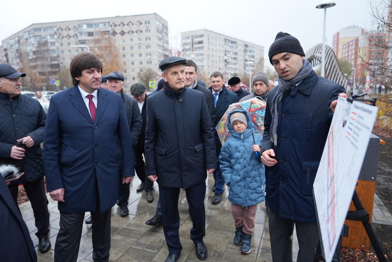 Максим Афанасьев: Сегодня в Заречном микрорайоне мы открыли новое общественное пространство – бульвар Петра Ершова, который создан по инициативе наших жителей в рамках реализации национального проекта «Инфраструктура для... Максим Афанасьев: Сегодня в Заречном микрорайоне мы открыли новое общественное пространство – бульвар Петра Ершова, который создан по инициативе наших жителей в рамках реализации национального проекта «Инфраструктура для...