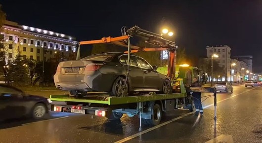 17-летняя девушка решила проехаться до знакомого на ул. Республики на мамином «Мерседесе»
