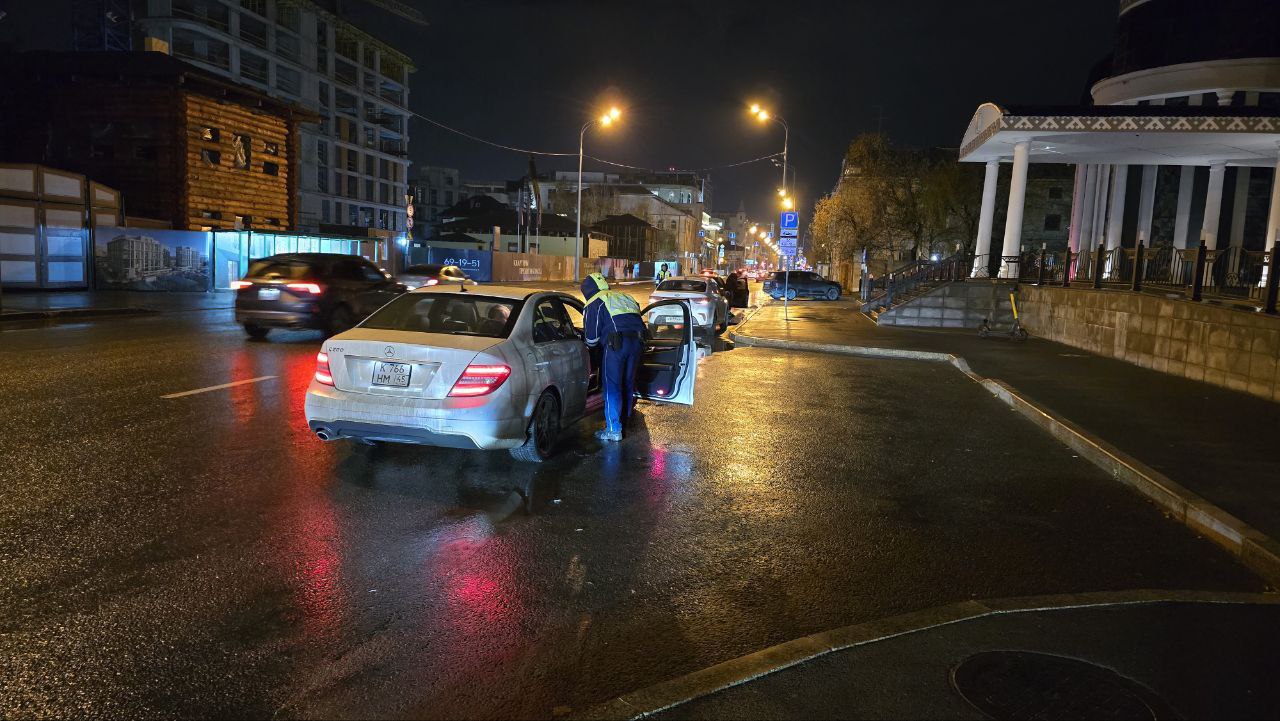 Массовые мероприятия по противодействию водителей на трезвость прошли вчера в центре Тюмени, на ул.Республики, Челюскинцев и Ленина Массовые мероприятия по противодействию водителей на трезвость прошли вчера в центре Тюмени, на ул.Республики, Челюскинцев и Ленина