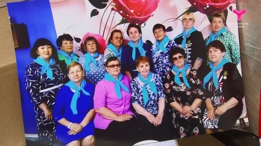 Тобольск помогает.. Вера и дело объединяют волонтёров, обеспечивающих надёжный тыл защитникам Родины. Собирают посылки, плетут сети, льют свечи отзывчивые люди и в Тобольском округе. Давайте с ними познакомимся!...