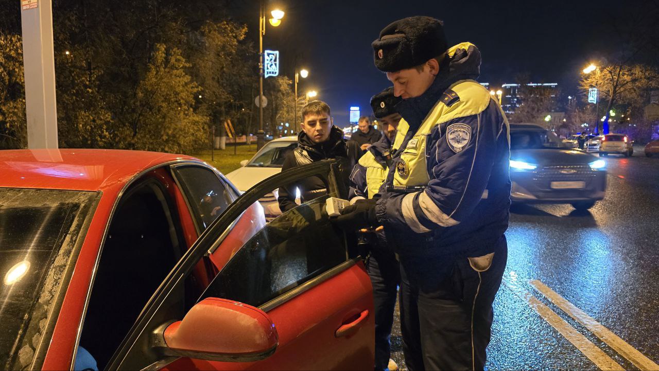 Массовые мероприятия по противодействию водителей на трезвость прошли вчера в центре Тюмени, на ул.Республики, Челюскинцев и Ленина Массовые мероприятия по противодействию водителей на трезвость прошли вчера в центре Тюмени, на ул.Республики, Челюскинцев и Ленина