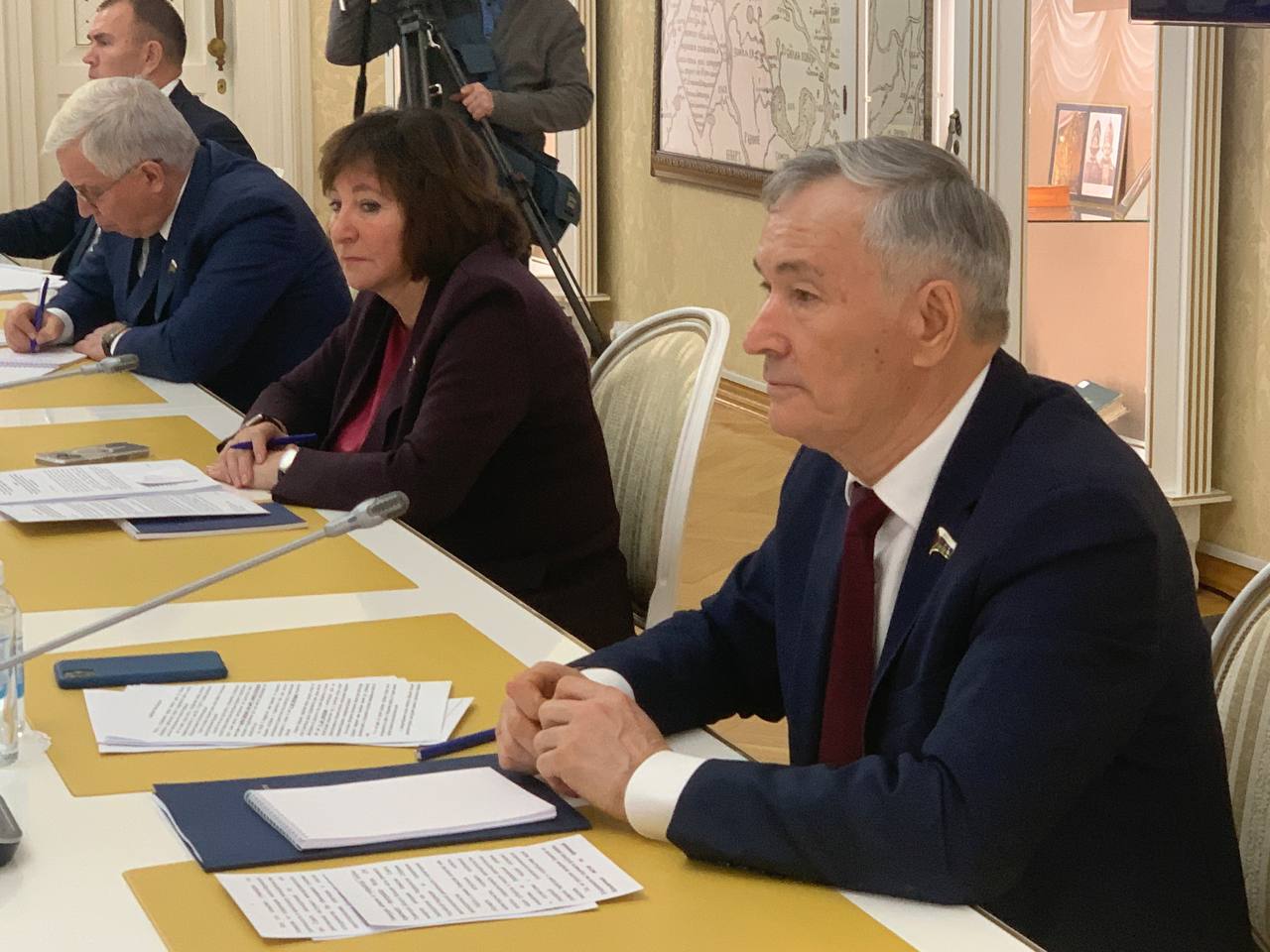 Сегодня в Тобольске состоялось выездное заседание Комиссии Совета законодателей при Федеральном Собрании РФ по координации законотворческой деятельности и мониторингу законодательства под председательством руководителя... Сегодня в Тобольске состоялось выездное заседание Комиссии Совета законодателей при Федеральном Собрании РФ по координации законотворческой деятельности и мониторингу законодательства под председательством руководителя...