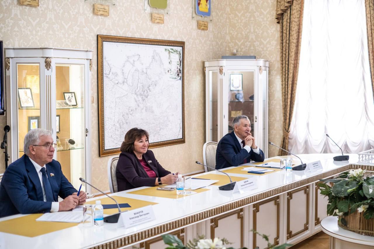 В Тобольске завершилась рабочая встреча с участием представителей Комиссии Совета законодателей при Федеральном Собрании Российской Федерации В Тобольске завершилась рабочая встреча с участием представителей Комиссии Совета законодателей при Федеральном Собрании Российской Федерации