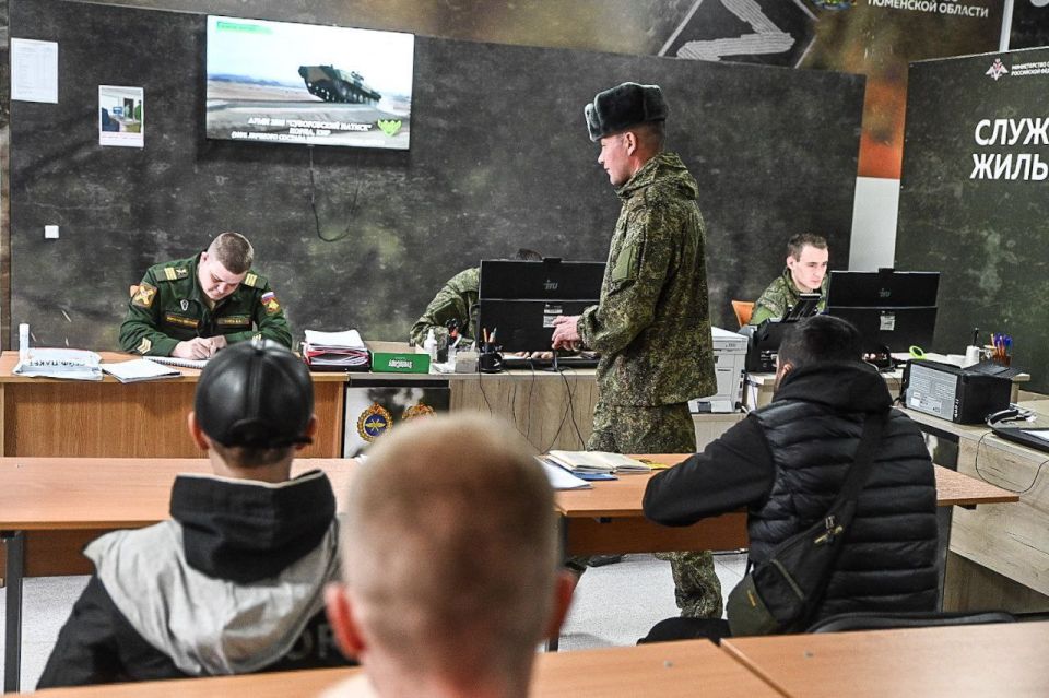 В Тюменской области подписать контракт с Минобороны РФ могут жители всех регионов, а также иностранцы В Тюменской области подписать контракт с Минобороны РФ могут жители всех регионов, а также иностранцы