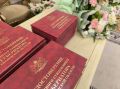 Удостоверения 87 именным стипендиатам вручил губернатор Тюменской области Александр Моор