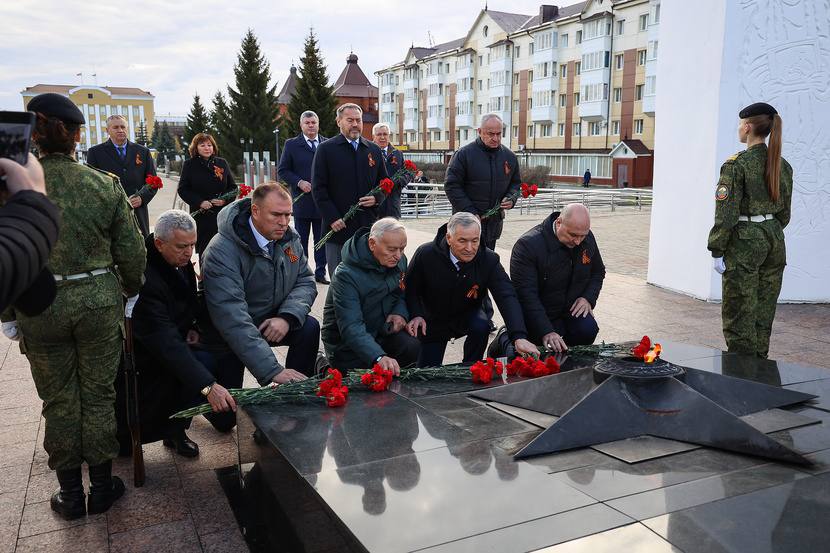 Два дня в Тюменской области работала комиссия Совета законодателей РФ при Федеральном Собрании по координации законотворческой деятельности и мониторингу законодательства Два дня в Тюменской области работала комиссия Совета законодателей РФ при Федеральном Собрании по координации законотворческой деятельности и мониторингу законодательства