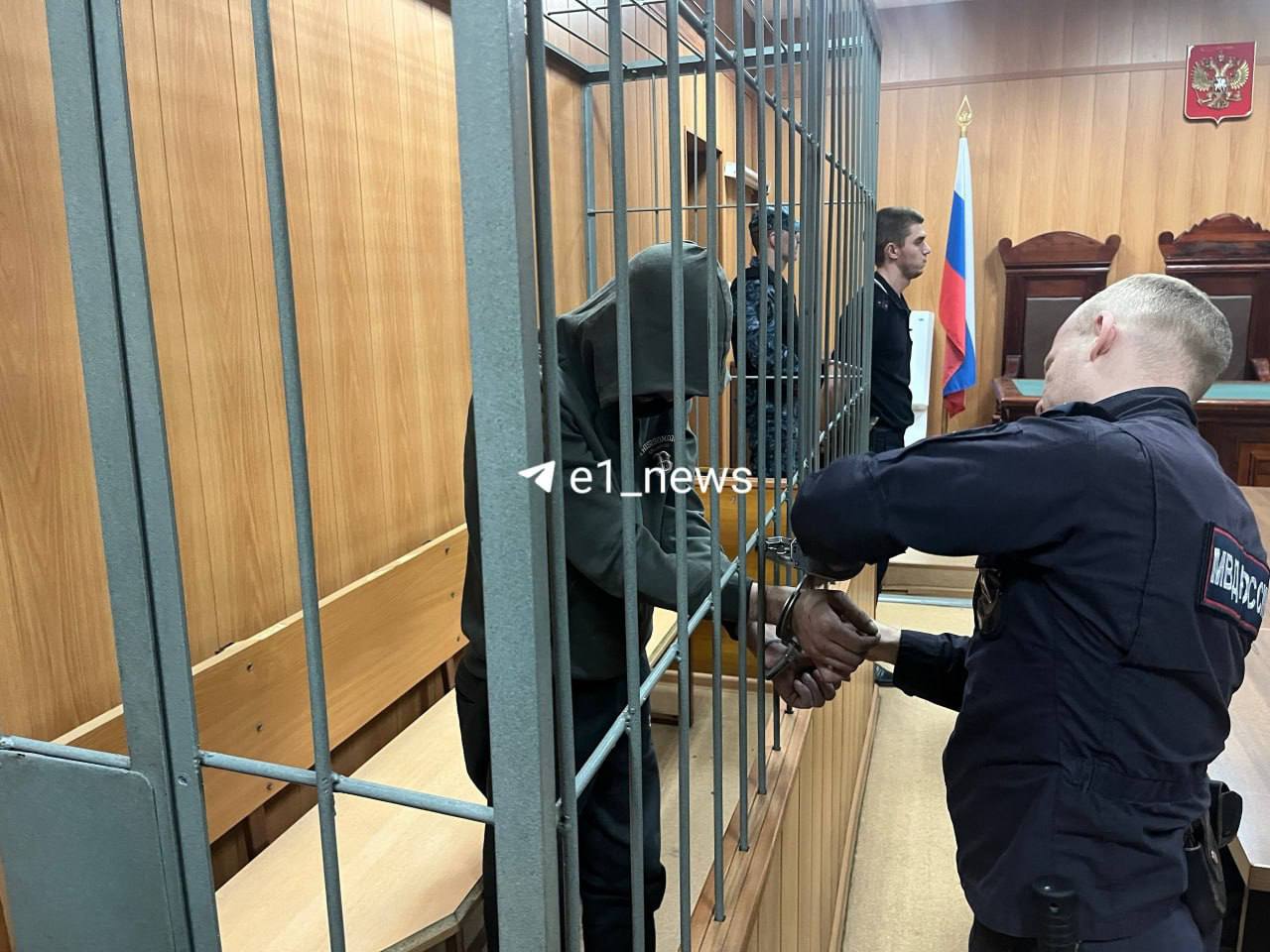 На 2 месяца в СИЗО отправили водителя, сбившего насмерть двух сестренок 7-и, 9-и лет в Ревде