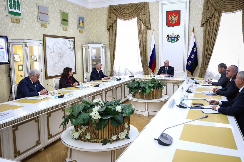 Два дня в Тюменской области работала комиссия Совета законодателей РФ при Федеральном Собрании по координации законотворческой деятельности и мониторингу законодательства Два дня в Тюменской области работала комиссия Совета законодателей РФ при Федеральном Собрании по координации законотворческой деятельности и мониторингу законодательства