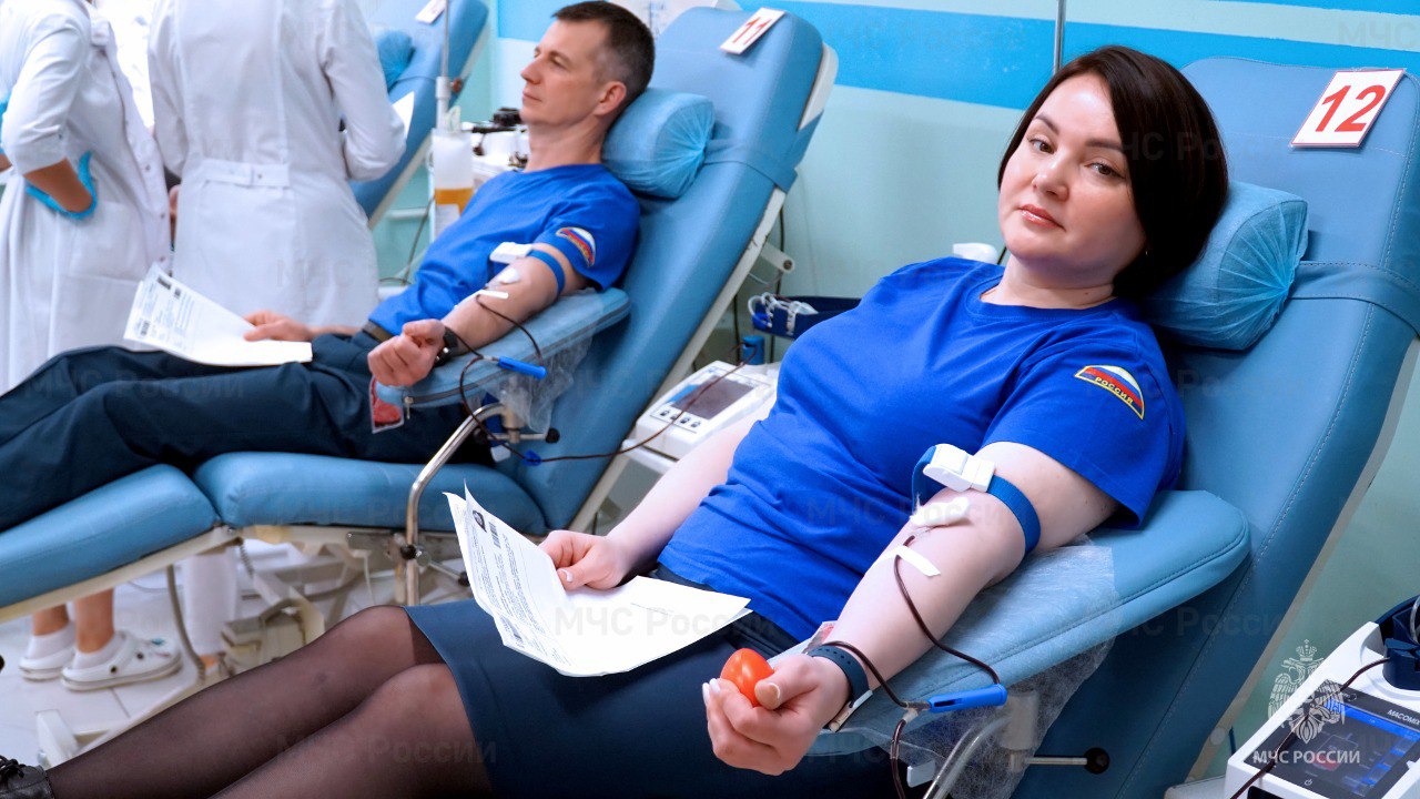 35 добрых дел: сотрудники МЧС России приняли участие в сдаче донорской крови 35 добрых дел: сотрудники МЧС России приняли участие в сдаче донорской крови