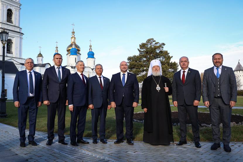 Два дня в Тюменской области работала комиссия Совета законодателей РФ при Федеральном Собрании по координации законотворческой деятельности и мониторингу законодательства Два дня в Тюменской области работала комиссия Совета законодателей РФ при Федеральном Собрании по координации законотворческой деятельности и мониторингу законодательства