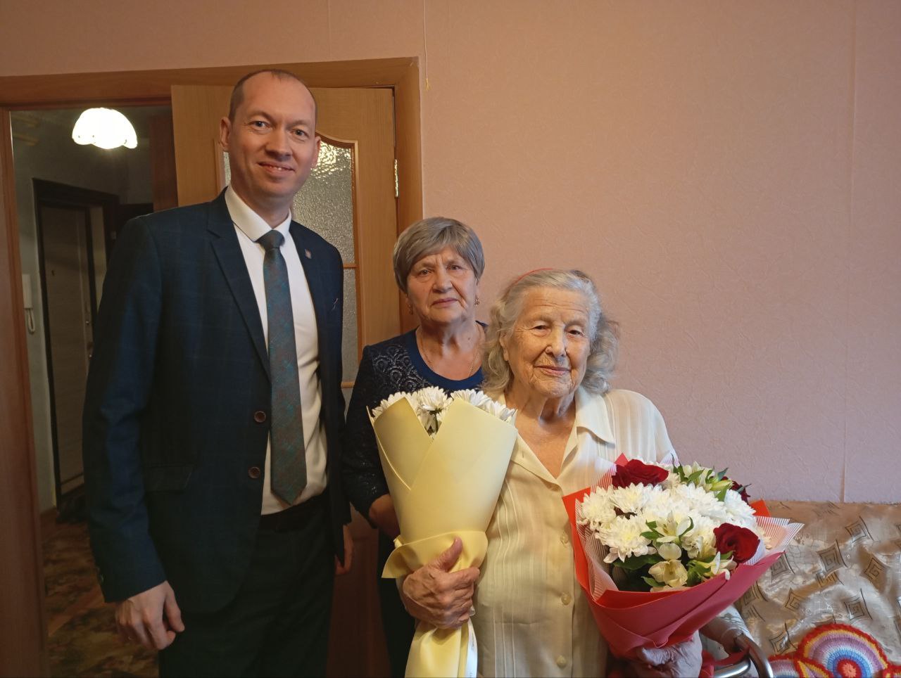 Сегодня, 29 октября, Анне Григорьевне Щинниковой, ветерану Великой Отечественной войны (участнику трудового фронта), исполнилось 95 лет Сегодня, 29 октября, Анне Григорьевне Щинниковой, ветерану Великой Отечественной войны (участнику трудового фронта), исполнилось 95 лет