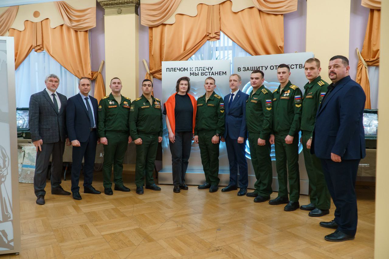 В Тюмени состоялся показ документальной ленты о военном священнике из Луганска Владимире Марецком В Тюмени состоялся показ документальной ленты о военном священнике из Луганска Владимире Марецком