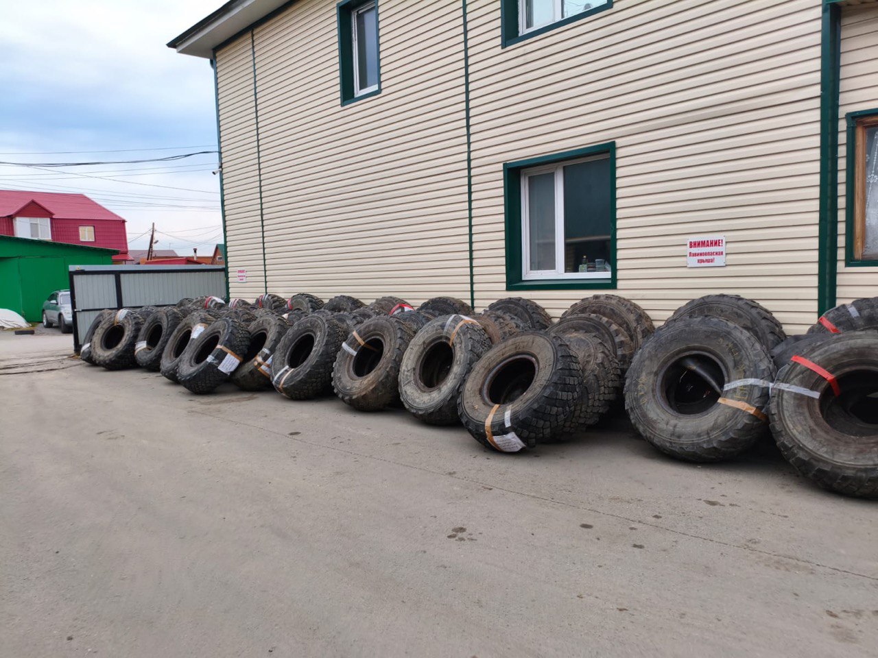 Максим Афанасьев: На прошлой неделе в штабе общественной поддержки ветераны-пограничники обратились с просьбой направить военным подразделения «Тобол» комплекты колёс для автомобилей Максим Афанасьев: На прошлой неделе в штабе общественной поддержки ветераны-пограничники обратились с просьбой направить военным подразделения «Тобол» комплекты колёс для автомобилей