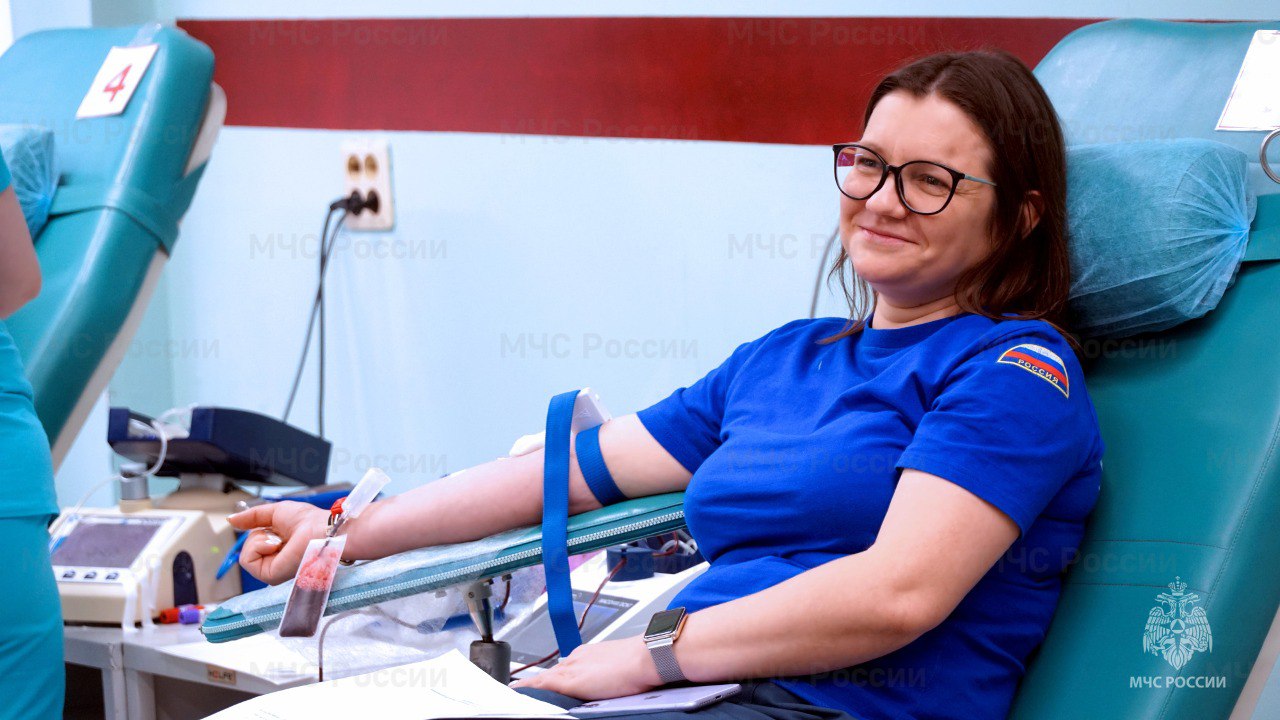 35 добрых дел: сотрудники МЧС России приняли участие в сдаче донорской крови 35 добрых дел: сотрудники МЧС России приняли участие в сдаче донорской крови