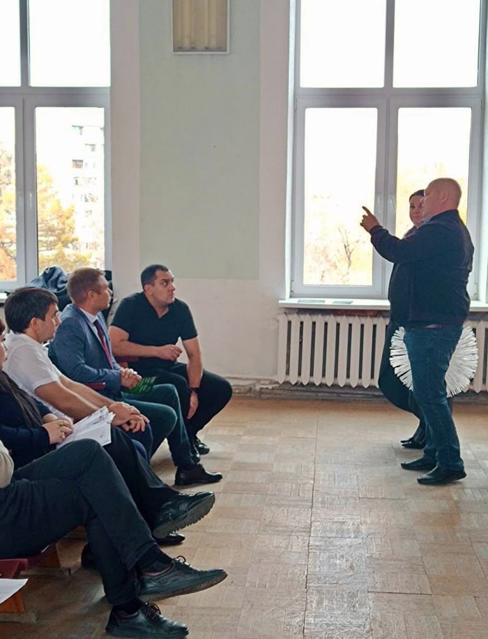 Подрядчиков ЛАО познакомили с участниками выставки «Тюменская марка»