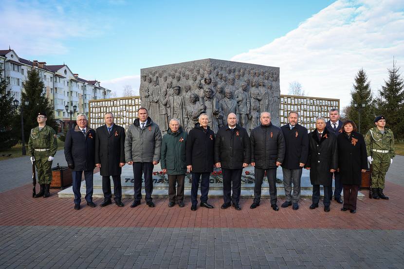 Два дня в Тюменской области работала комиссия Совета законодателей РФ при Федеральном Собрании по координации законотворческой деятельности и мониторингу законодательства Два дня в Тюменской области работала комиссия Совета законодателей РФ при Федеральном Собрании по координации законотворческой деятельности и мониторингу законодательства