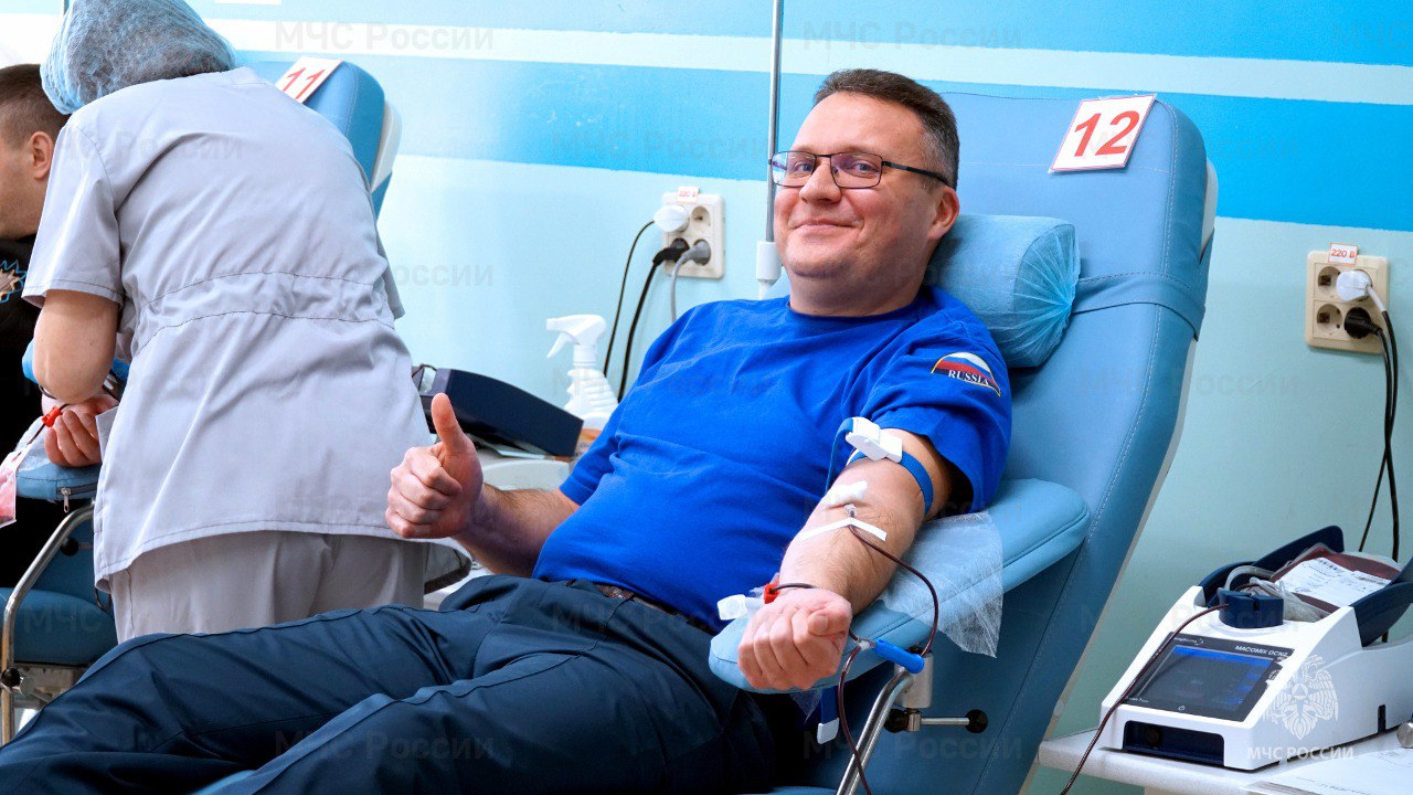 35 добрых дел: сотрудники МЧС России приняли участие в сдаче донорской крови 35 добрых дел: сотрудники МЧС России приняли участие в сдаче донорской крови