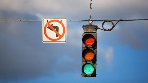 Можно выдохнуть: юрист раскрыл всю правду о штрафах за проезд на желтый