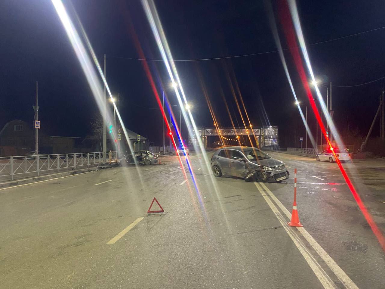 4 человека получили ранения в ночной аварии под Тюменью 4 человека получили ранения в ночной аварии под Тюменью