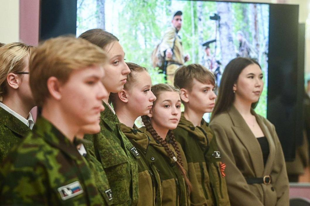 Около 90 воспитанников и руководителей отрядов стали участниками слета поисковых отрядов "Школа поисковика" в Тюмени, который стартовал в ДТиС "Пионер" 30 октября Около 90 воспитанников и руководителей отрядов стали участниками слета поисковых отрядов "Школа поисковика" в Тюмени, который стартовал в ДТиС "Пионер" 30 октября