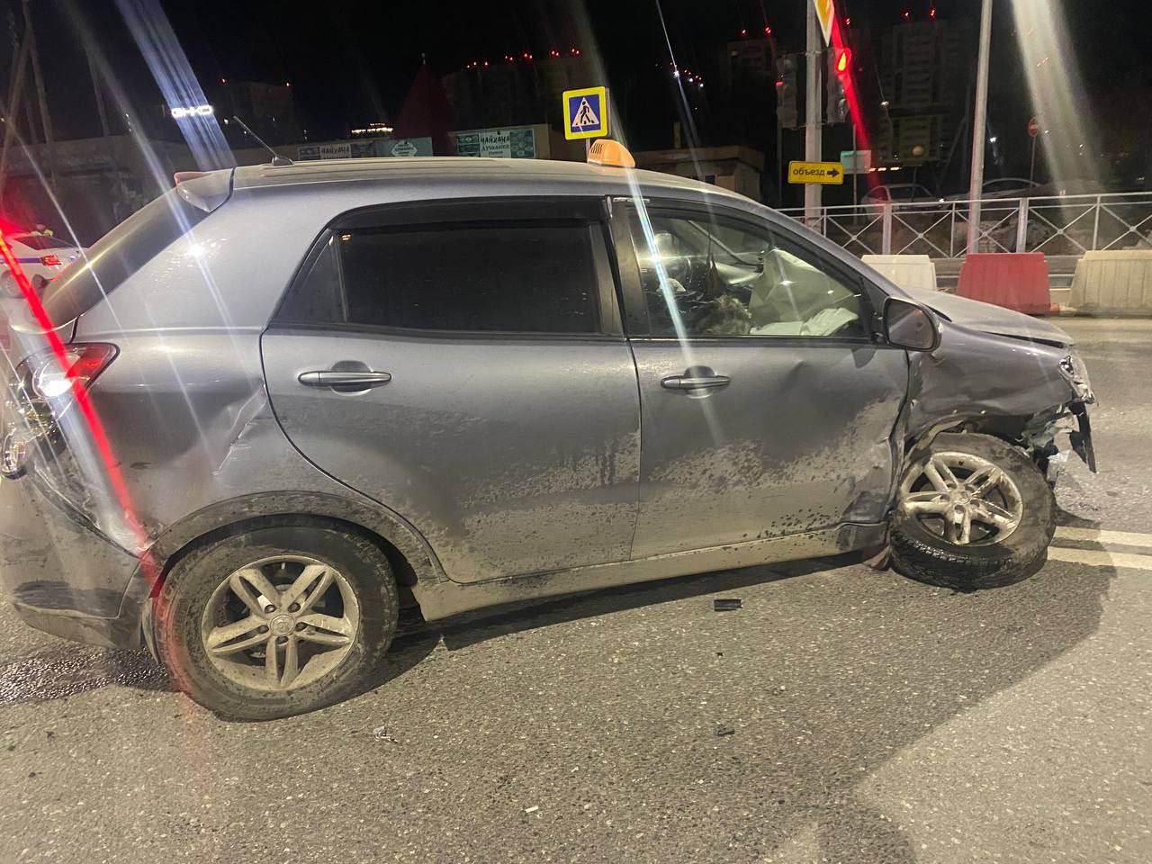 4 человека получили ранения в ночной аварии под Тюменью 4 человека получили ранения в ночной аварии под Тюменью