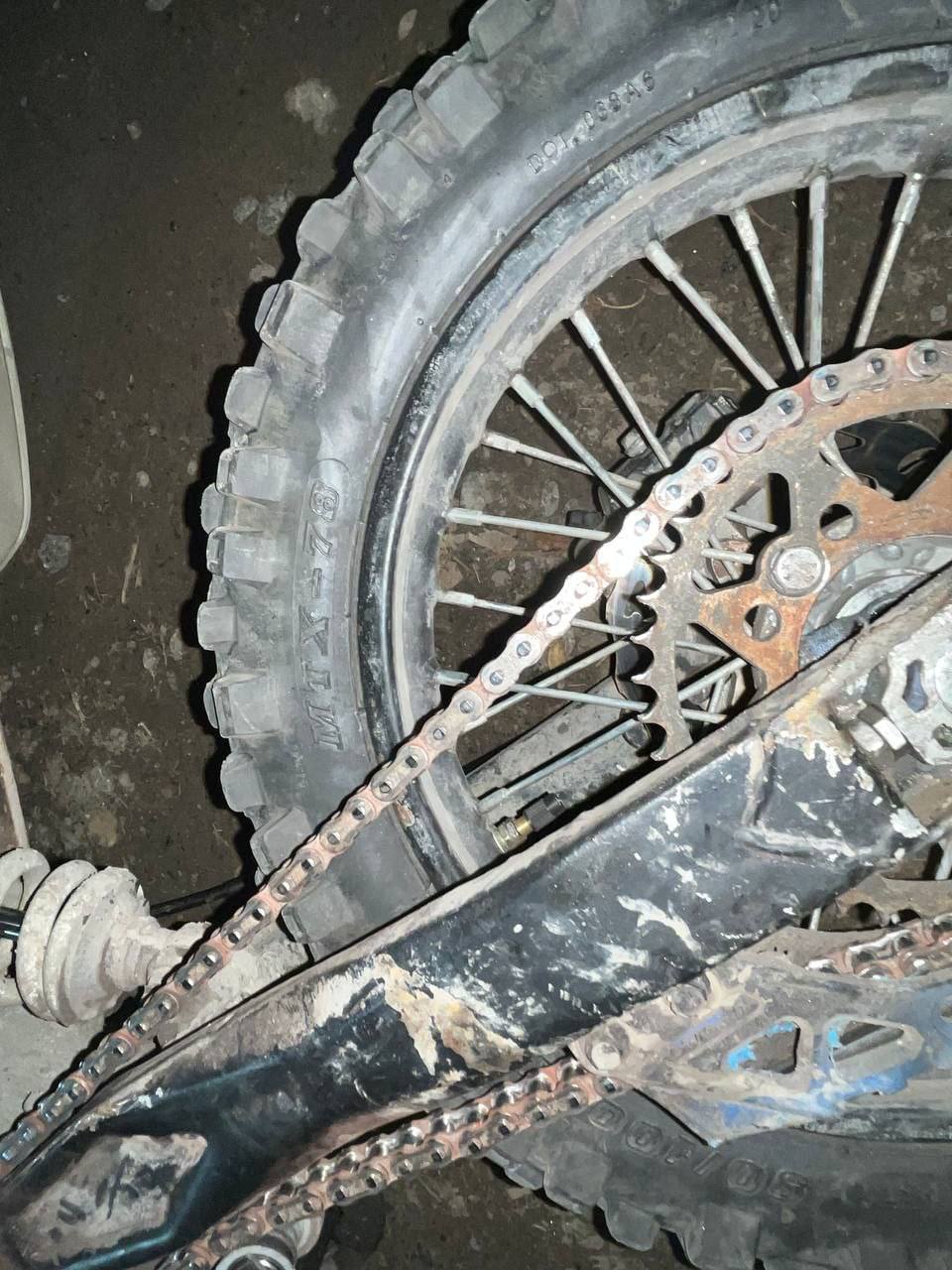 Питбайк и «Шкода» столкнулись вчера вечером в СНТ " Плодовое" в Тюмени Питбайк и «Шкода» столкнулись вчера вечером в СНТ " Плодовое" в Тюмени