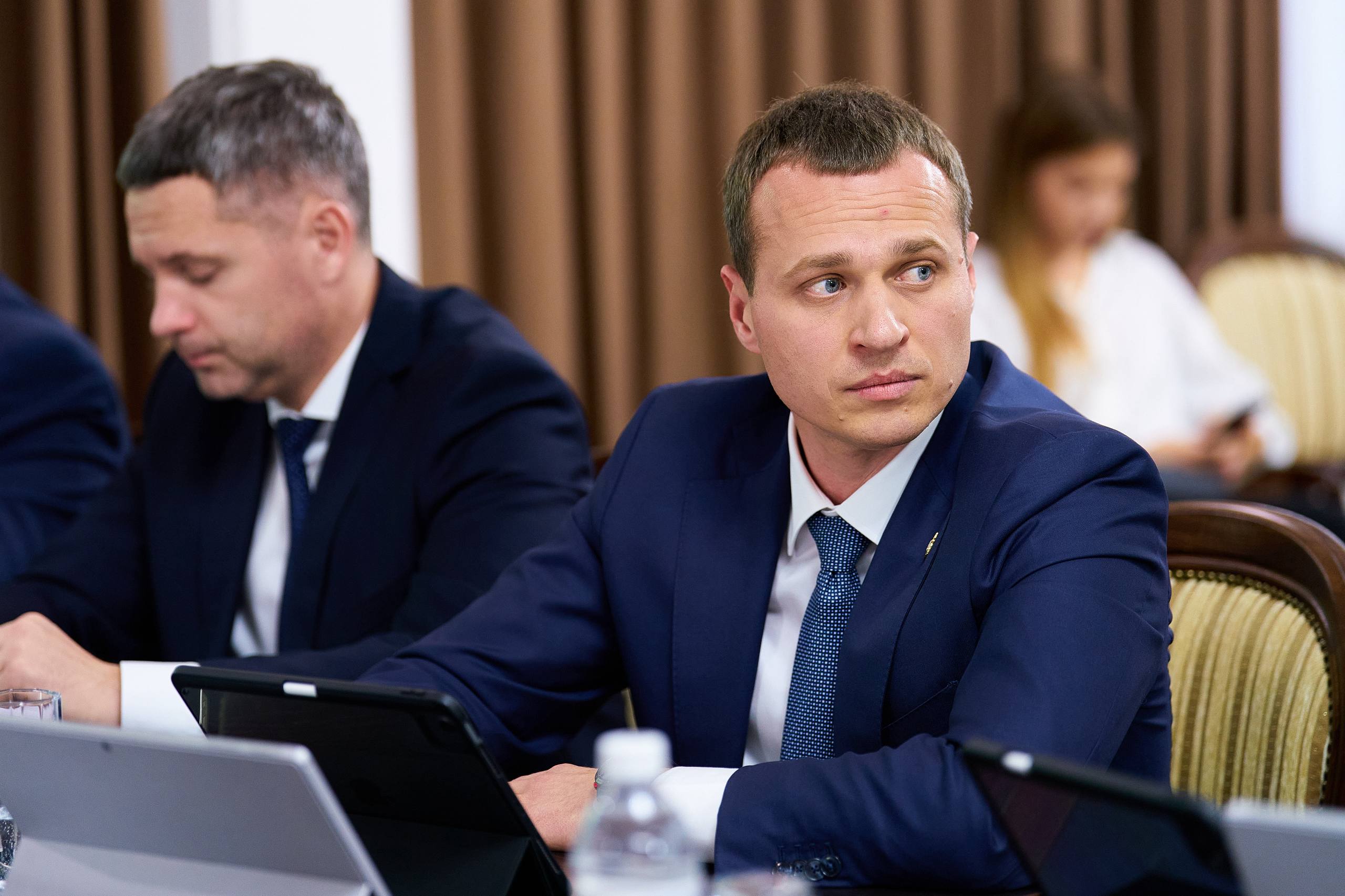 Руслан Кухарук: На заседании Правительства Югры одобрен проект окружного закона «О бюджете Ханты-Мансийского автономного округа – Югры на 2026 год и на плановый период 2027 и 2028 годов» Руслан Кухарук: На заседании Правительства Югры одобрен проект окружного закона «О бюджете Ханты-Мансийского автономного округа – Югры на 2026 год и на плановый период 2027 и 2028 годов»