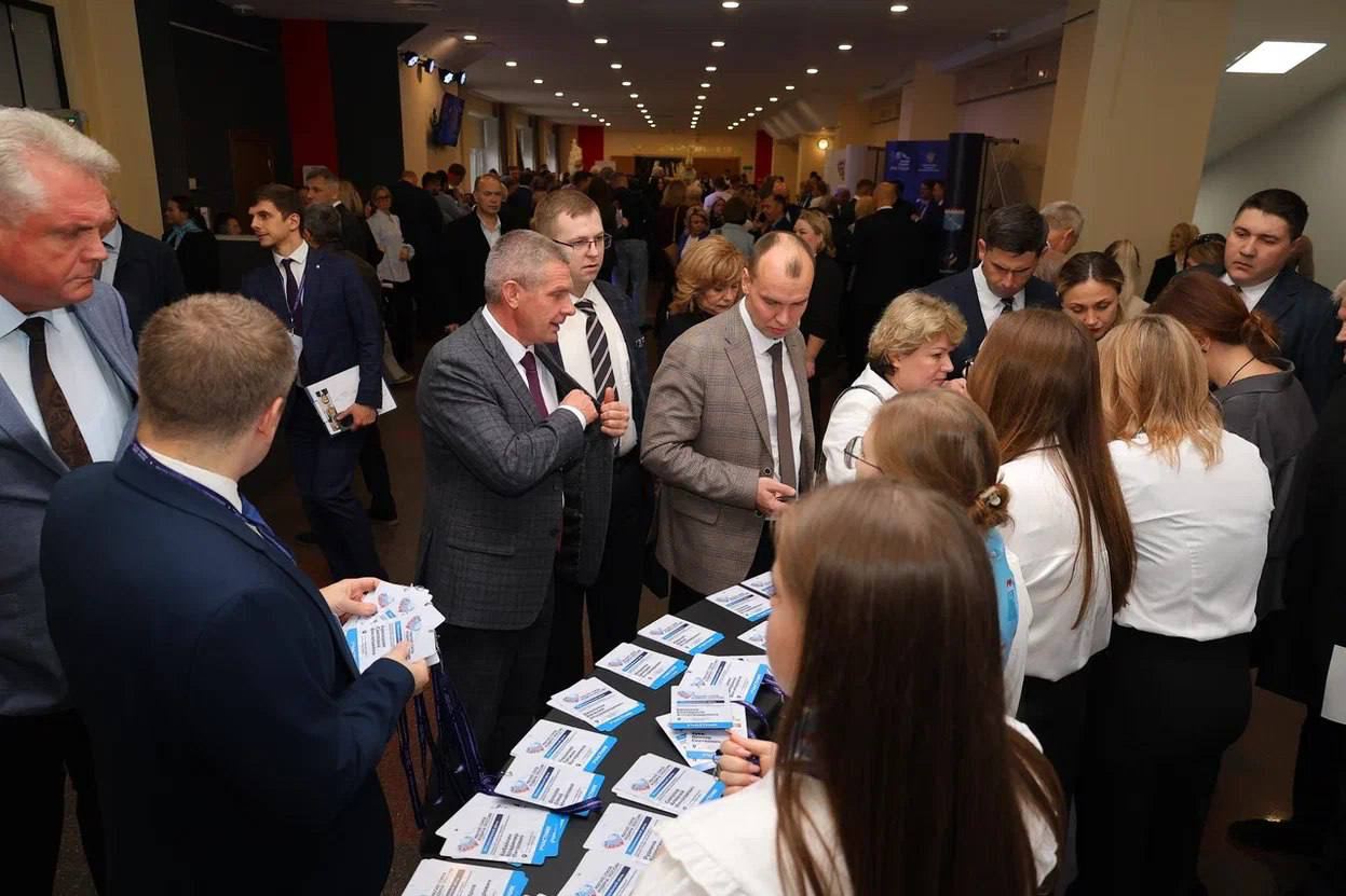 Главы округов Тюменской области работают на региональном дне III Всероссийского муниципального форума "Малая Родина — сила России" Главы округов Тюменской области работают на региональном дне III Всероссийского муниципального форума "Малая Родина — сила России"