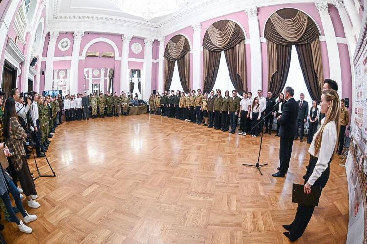 Около 90 воспитанников и руководителей отрядов стали участниками слета поисковых отрядов "Школа поисковика" в Тюмени, который стартовал в ДТиС "Пионер" 30 октября Около 90 воспитанников и руководителей отрядов стали участниками слета поисковых отрядов "Школа поисковика" в Тюмени, который стартовал в ДТиС "Пионер" 30 октября