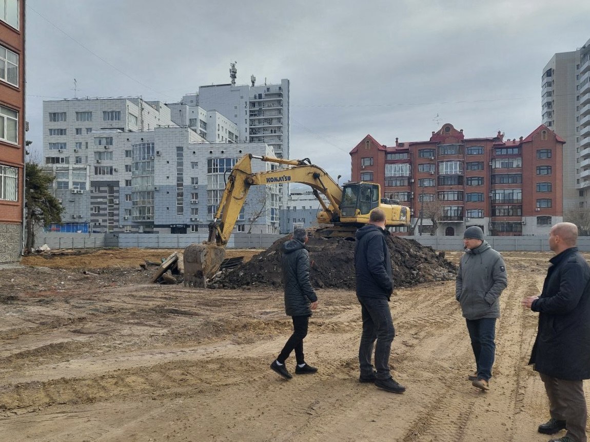 Продолжаются работы по созданию сквера в честь героев СВО Продолжаются работы по созданию сквера в честь героев СВО