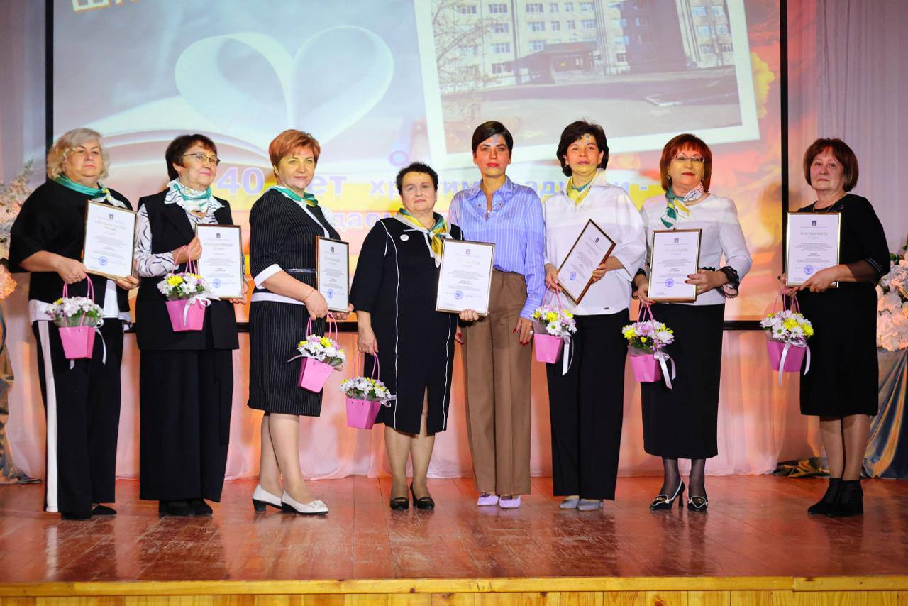 В Тобольске прошло торжественное мероприятие, посвященное 140-летию средней общеобразовательной школы №14 В Тобольске прошло торжественное мероприятие, посвященное 140-летию средней общеобразовательной школы №14