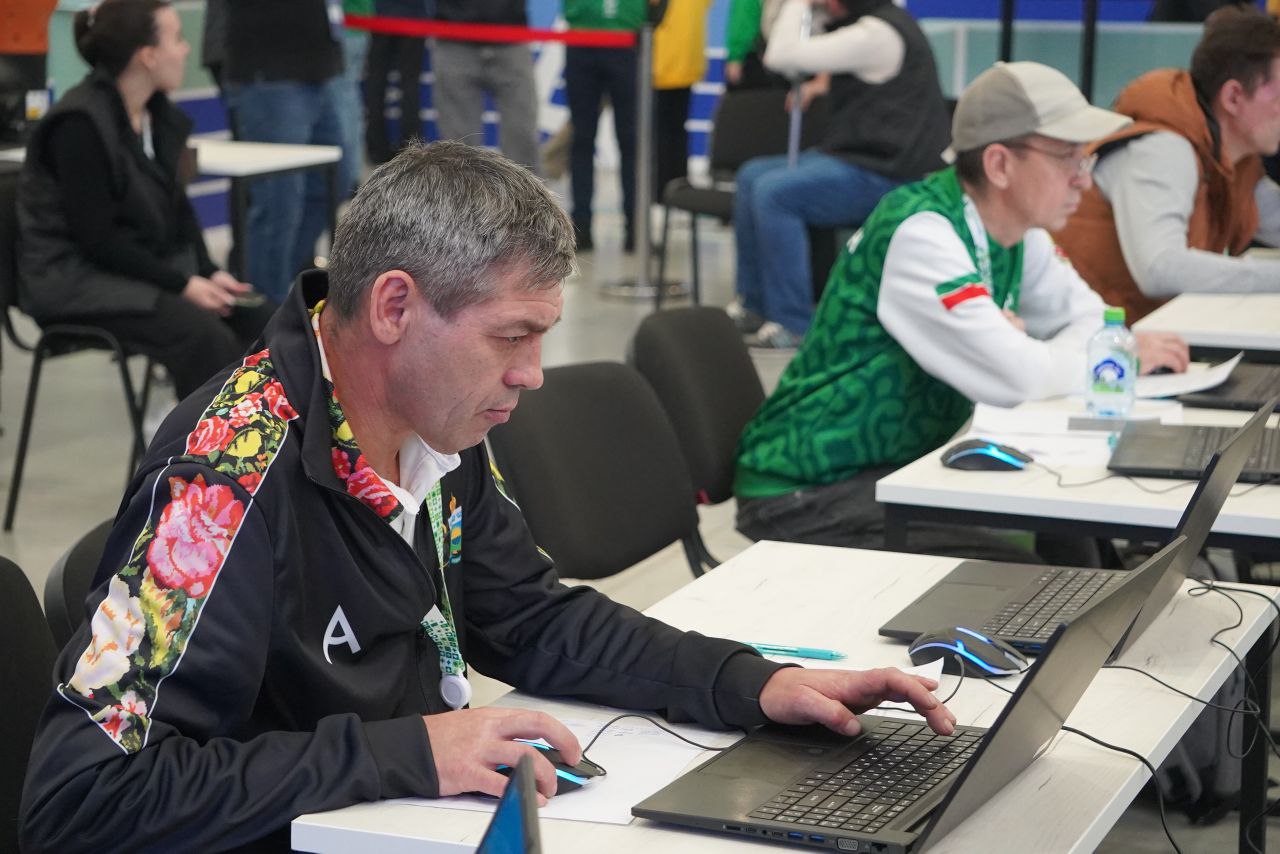 Тобольский ветеран СВО приступил к выполнению конкурсного задания чемпионата "Абилимпикс" Тобольский ветеран СВО приступил к выполнению конкурсного задания чемпионата "Абилимпикс"