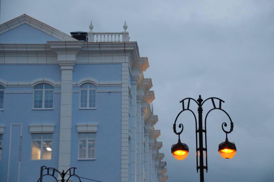 Если фонари зажигают – значит это кому-нибудь нужно?