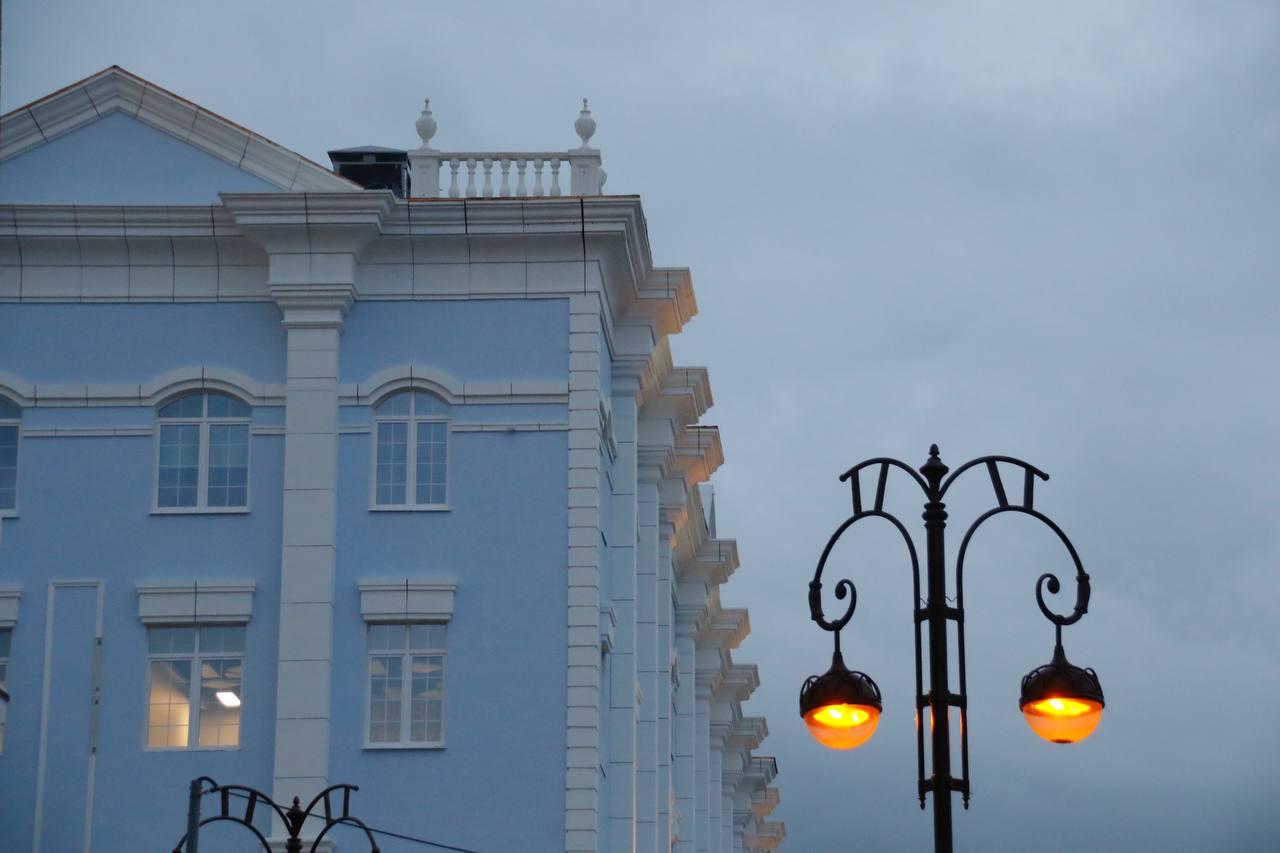 Если фонари зажигают – значит это кому-нибудь нужно?