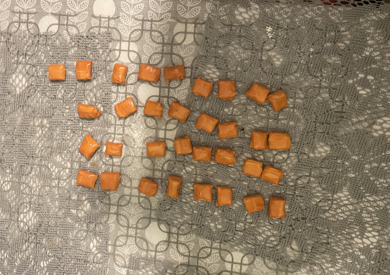 В Тюменском линейном отделе МВД России на транспорте возбуждено 30 уголовных дел в отношении мужчины, подозреваемого в незаконном обороте наркотиков В Тюменском линейном отделе МВД России на транспорте возбуждено 30 уголовных дел в отношении мужчины, подозреваемого в незаконном обороте наркотиков