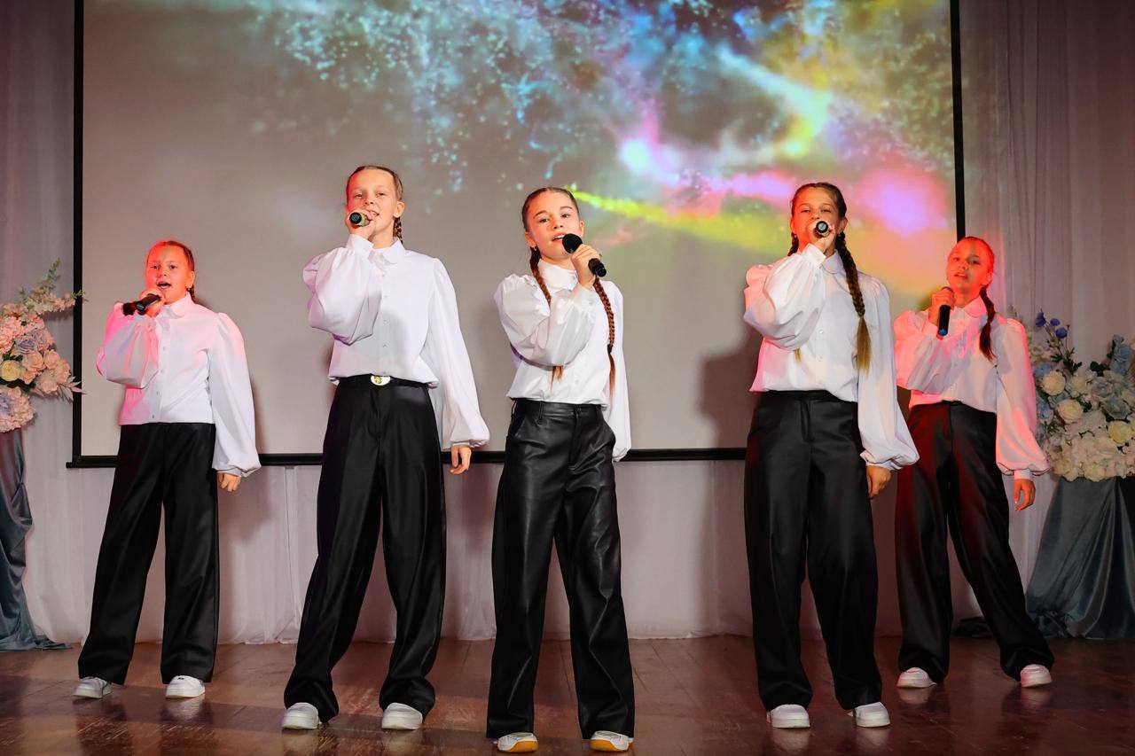 В Тобольске прошло торжественное мероприятие, посвященное 140-летию средней общеобразовательной школы №14 В Тобольске прошло торжественное мероприятие, посвященное 140-летию средней общеобразовательной школы №14