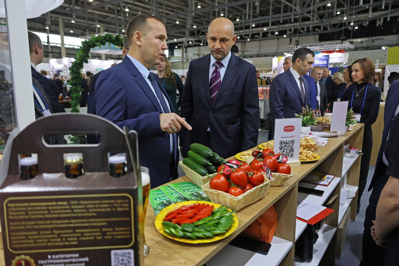 Почти 5 тысяч человек посетили XIII Межрегиональную агропромышленную выставку Уральского федерального округа Почти 5 тысяч человек посетили XIII Межрегиональную агропромышленную выставку Уральского федерального округа