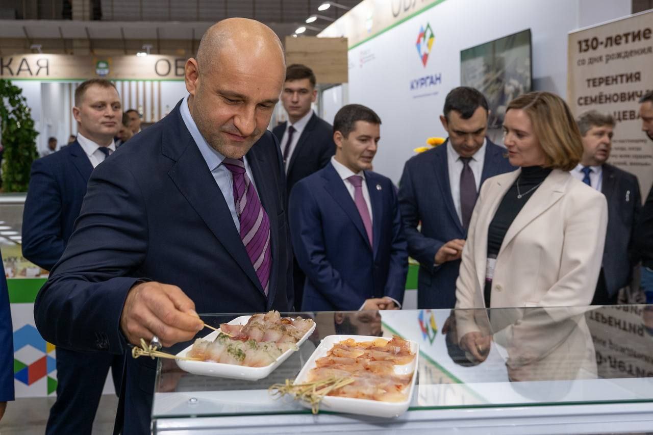 Почти 5 тысяч человек посетили XIII Межрегиональную агропромышленную выставку Уральского федерального округа Почти 5 тысяч человек посетили XIII Межрегиональную агропромышленную выставку Уральского федерального округа