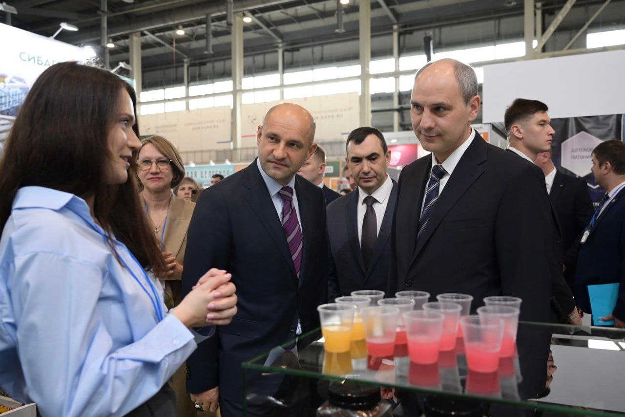 Почти 5 тысяч человек посетили XIII Межрегиональную агропромышленную выставку Уральского федерального округа Почти 5 тысяч человек посетили XIII Межрегиональную агропромышленную выставку Уральского федерального округа