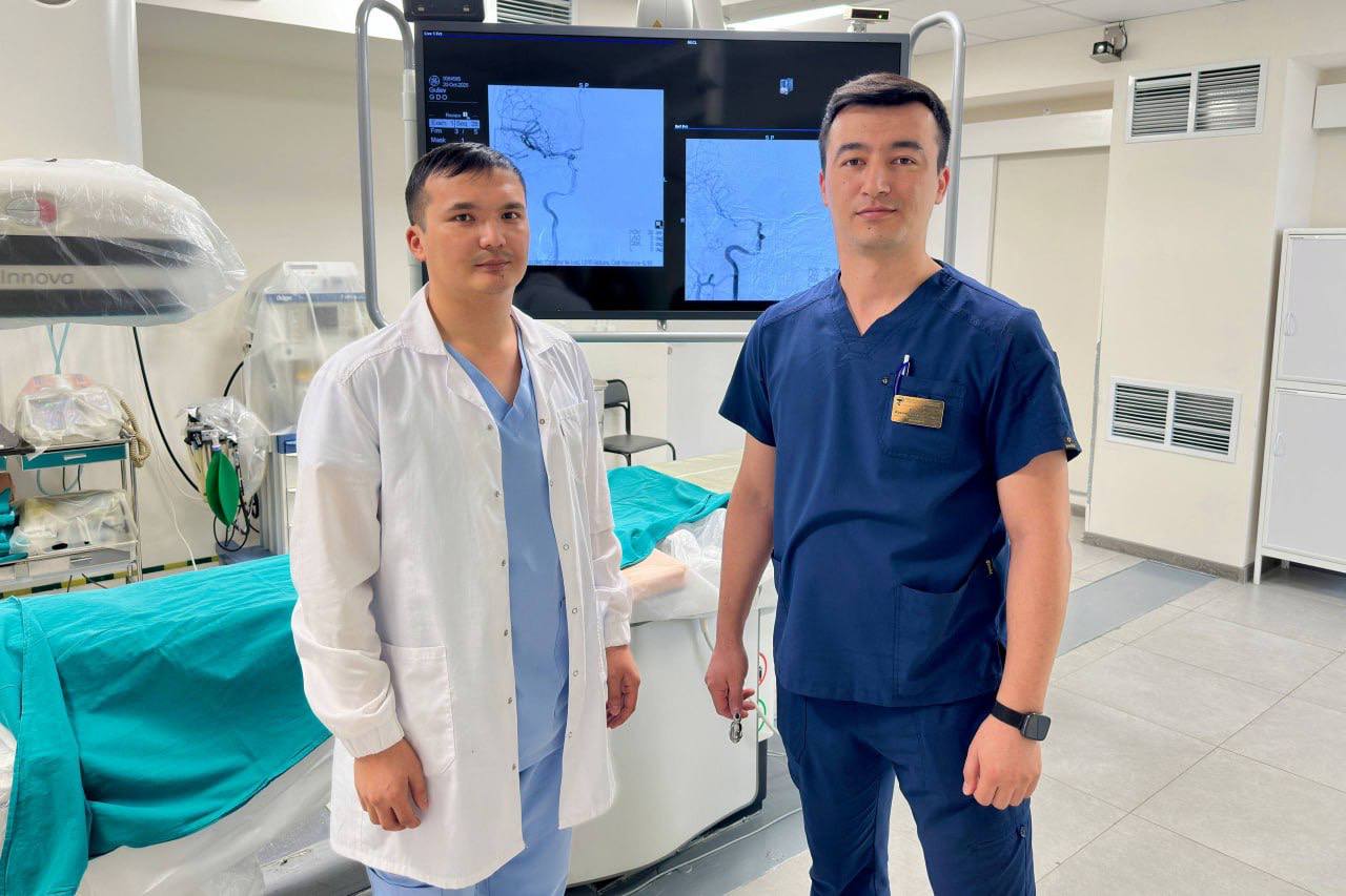 Тюменские врачи извлекли тромб из сонной артерии пациента Тюменские врачи извлекли тромб из сонной артерии пациента