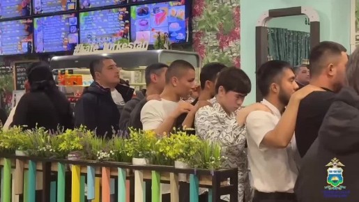В Тюмени среди посетителей нескольких кафе и клубов полицейские выявили 12 мигрантов-нелегалов