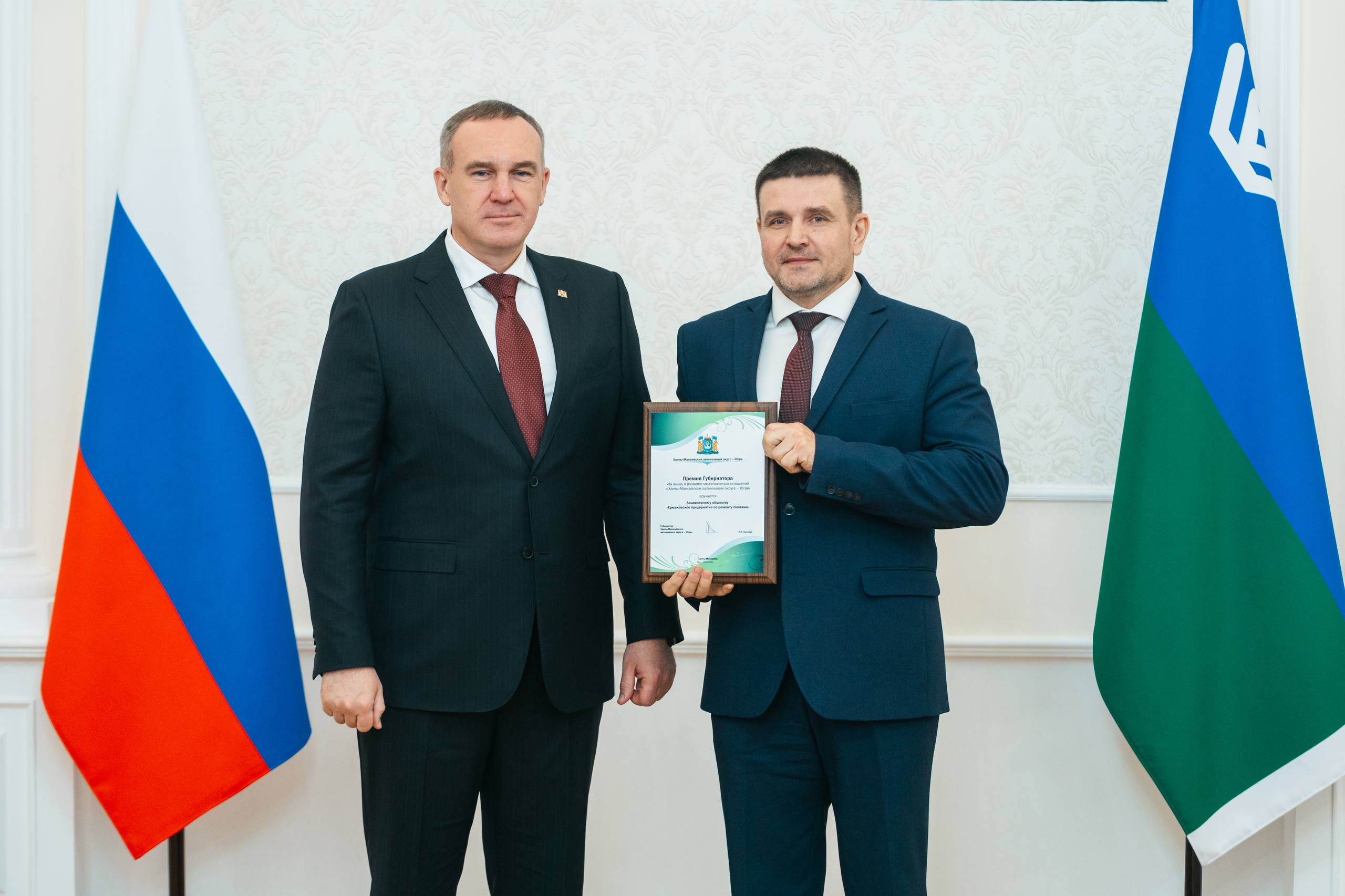 Руслан Кухарук: В рамках Всероссийской программы «Мы – граждане России!» вручил первые паспорта активистам «Движения Первых».  Руслан Кухарук: В рамках Всероссийской программы «Мы – граждане России!» вручил первые паспорта активистам «Движения Первых».