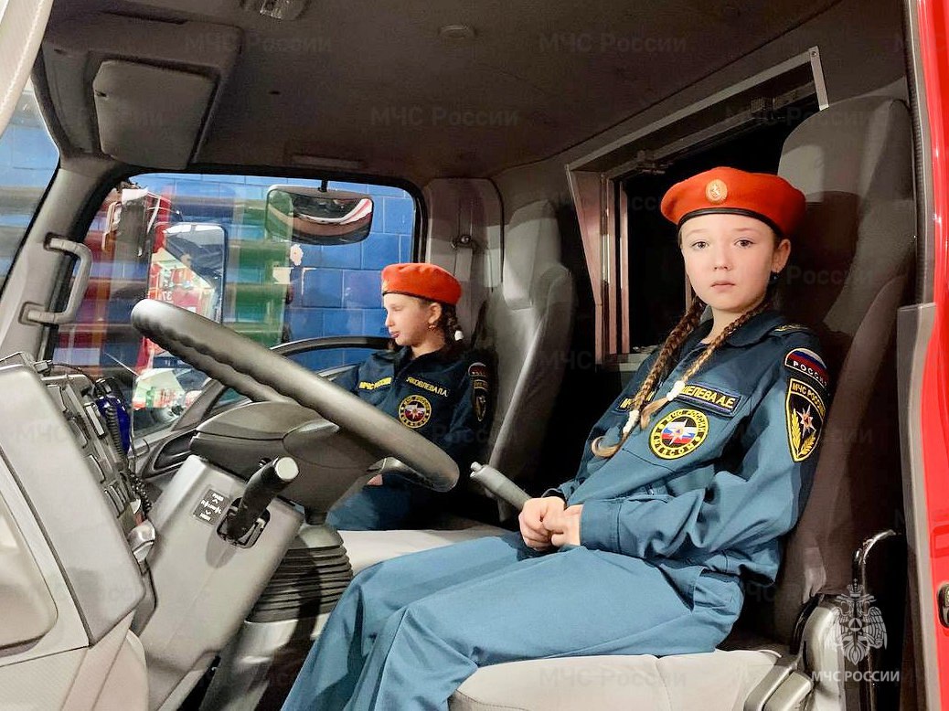 Пожарно-спасательный интенсив для кадет МЧС России Пожарно-спасательный интенсив для кадет МЧС России