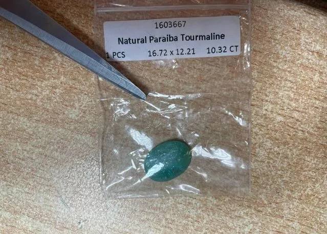 В Тюмени с молотка продают турмалин Параиба за 922 тысячи рублей